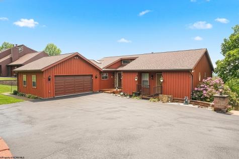 1122 Queens Court Morgantown WV 26508
