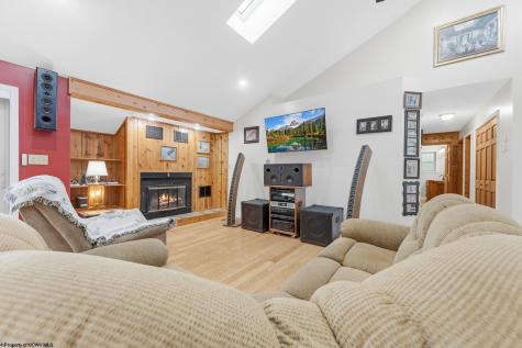 1122 Queens Court Morgantown WV 26508