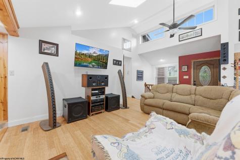 1122 Queens Court Morgantown WV 26508