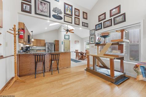 1122 Queens Court Morgantown WV 26508