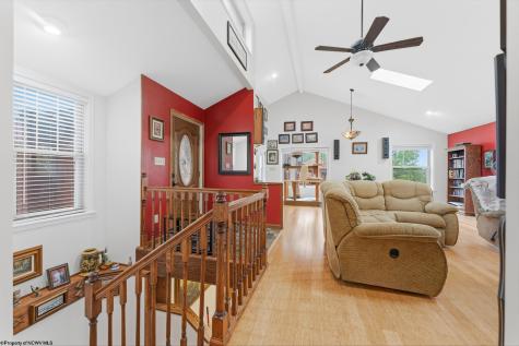 1122 Queens Court Morgantown WV 26508