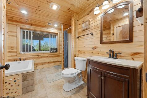 1122 Queens Court Morgantown WV 26508