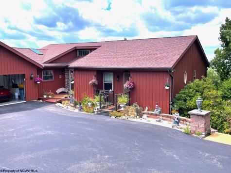 1122 Queens Court Morgantown WV 26508