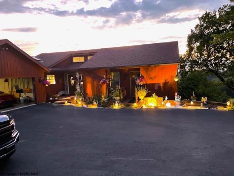1122 Queens Court Morgantown WV 26508
