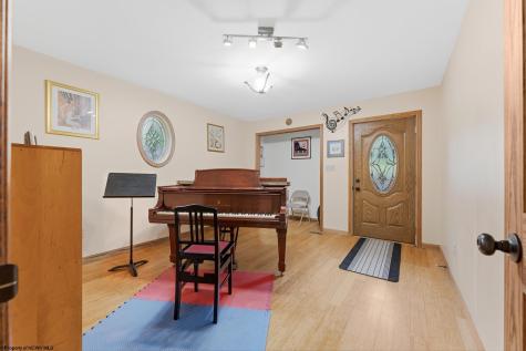 1122 Queens Court Morgantown WV 26508