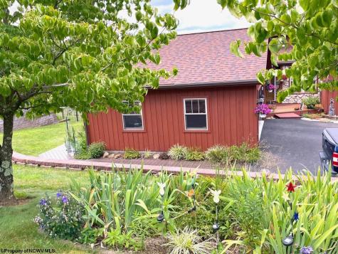 1122 Queens Court Morgantown WV 26508
