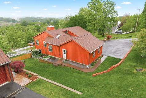 1122 Queens Court Morgantown WV 26508