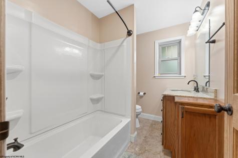 1122 Queens Court Morgantown WV 26508