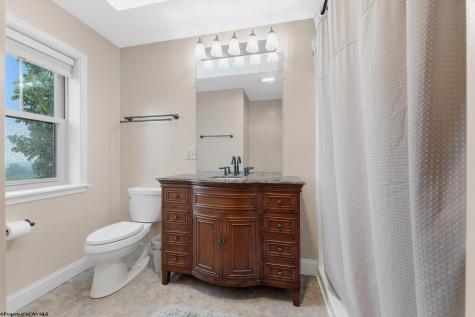 1122 Queens Court Morgantown WV 26508