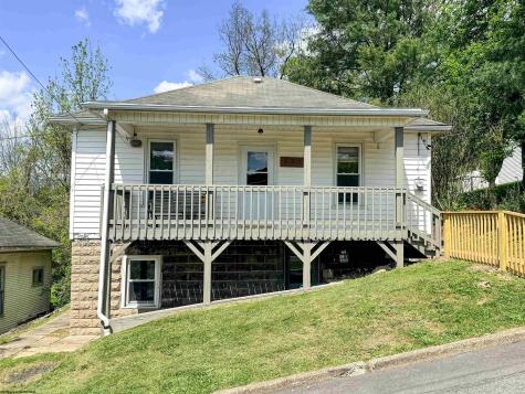 129 Thorn Street Clarksburg WV 26301