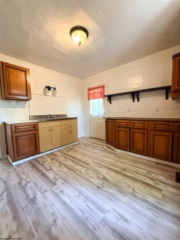 129 Thorn Street Clarksburg WV 26301