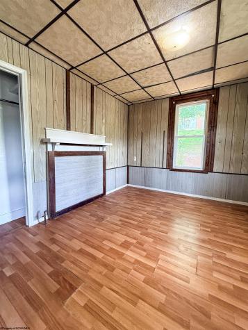 129 Thorn Street Clarksburg WV 26301