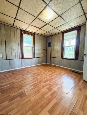 129 Thorn Street Clarksburg WV 26301