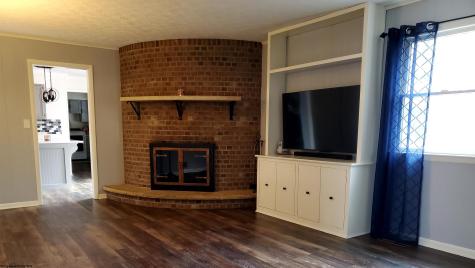 356 Bearhunter Estates Elkins WV 26241