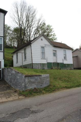 3418 Central Street Farmington WV 26571