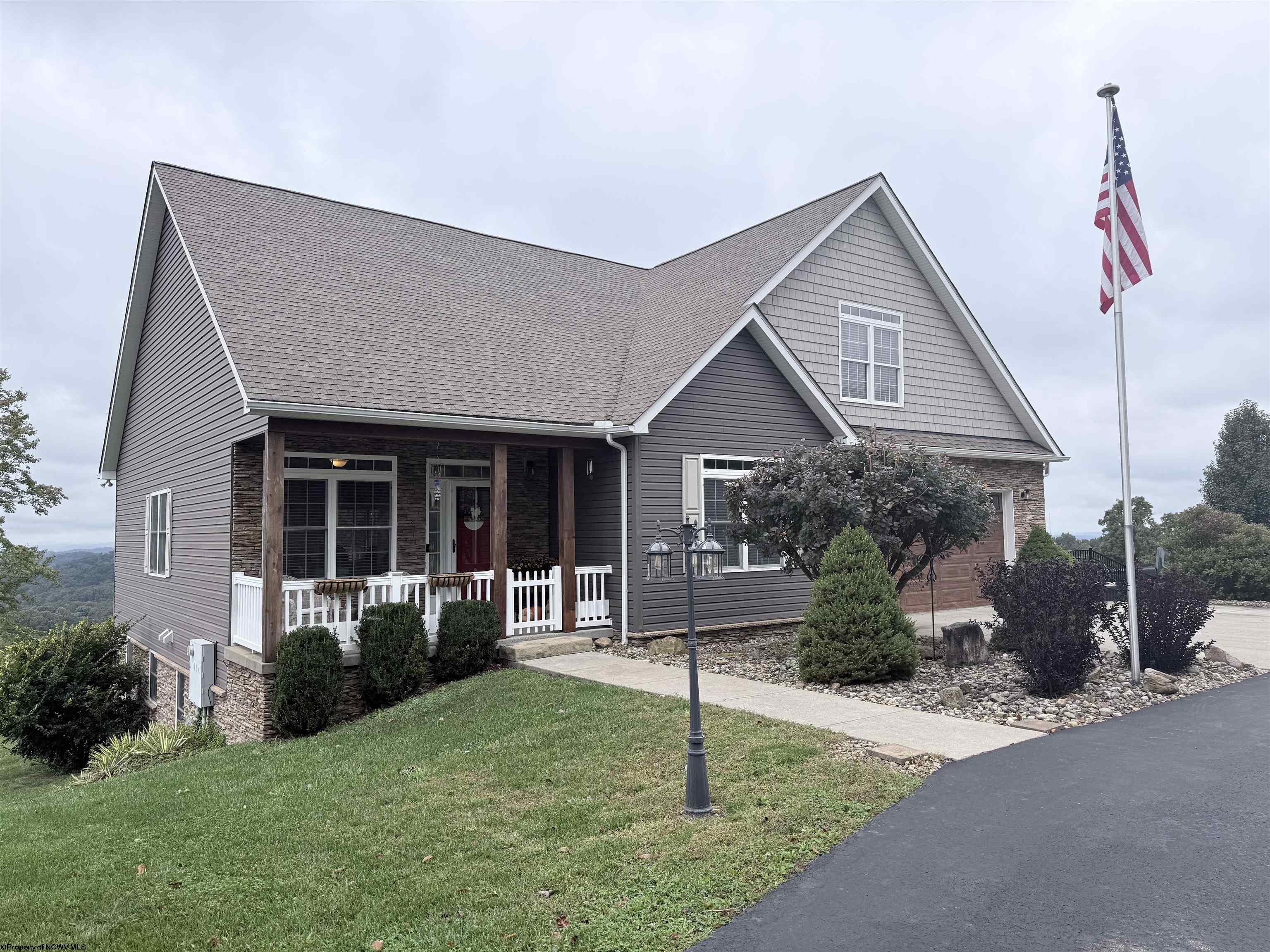 10 Pointe Drive Morgantown WV 26508