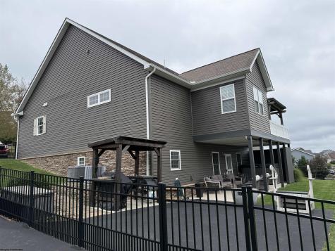 10 Pointe Drive Morgantown WV 26508