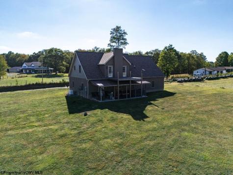1586 Vannoys Mill Road Belington WV 26250