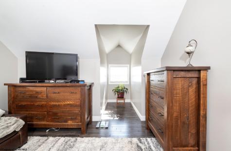 1586 Vannoys Mill Road Belington WV 26250