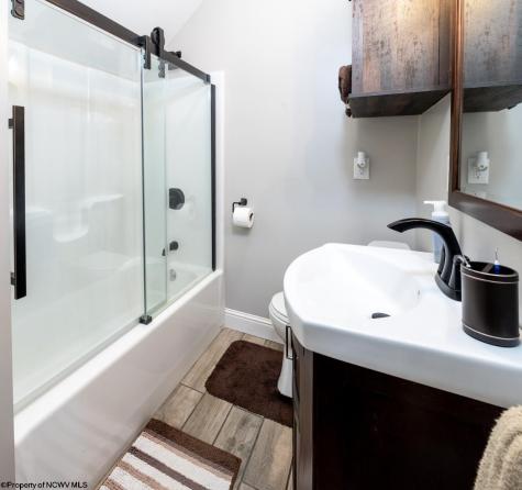 1586 Vannoys Mill Road Belington WV 26250