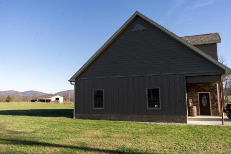 1586 Vannoys Mill Road Belington WV 26250