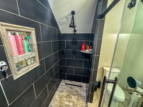 1586 Vannoys Mill Road Belington WV 26250