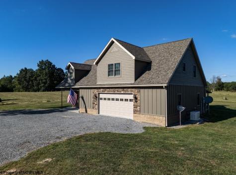 1586 Vannoys Mill Road Belington WV 26250