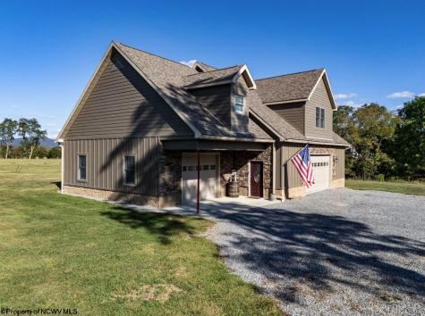 1586 Vannoys Mill Road Belington WV 26250