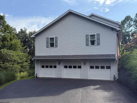 23 Overlook Drive Mount Clare WV 26408