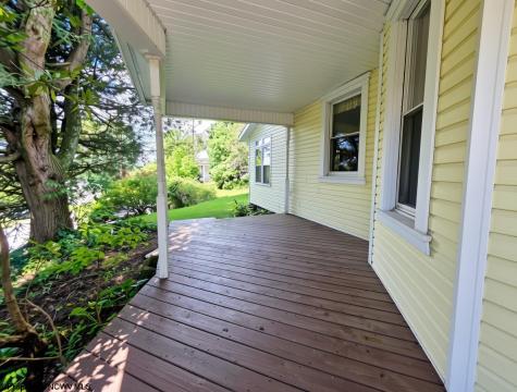 604 W High Street Terra Alta WV 26764