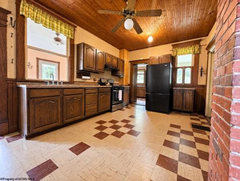 604 W High Street Terra Alta WV 26764