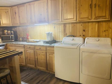 35 Mcintyre Road Center Point WV 26339