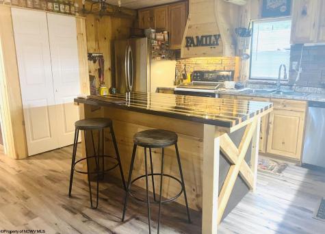 35 Mcintyre Road Center Point WV 26339