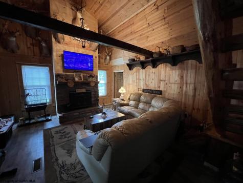 35 Mcintyre Road Center Point WV 26339