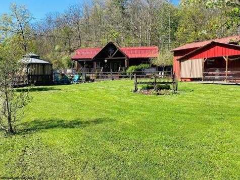 35 Mcintyre Road Center Point WV 26339