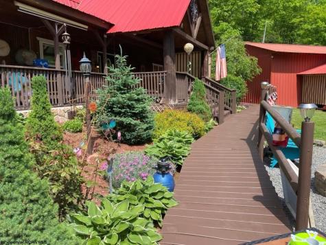 35 Mcintyre Road Center Point WV 26339