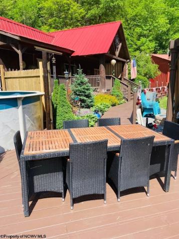 35 Mcintyre Road Center Point WV 26339