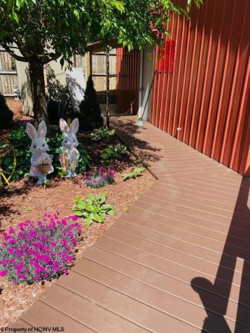 35 Mcintyre Road Center Point WV 26339