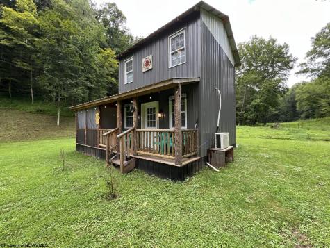 35 Mcintyre Road Center Point WV 26339