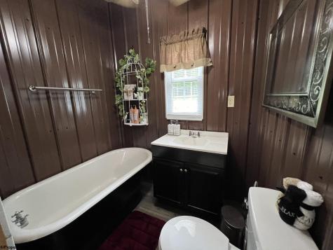 35 Mcintyre Road Center Point WV 26339