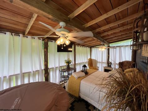 35 Mcintyre Road Center Point WV 26339