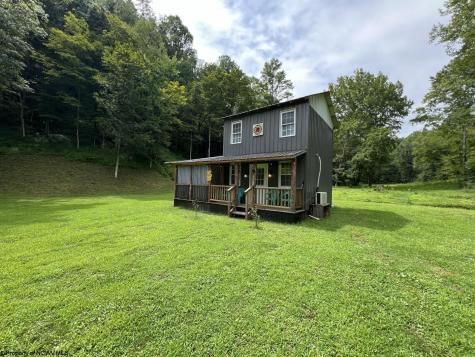 35 Mcintyre Road Center Point WV 26339