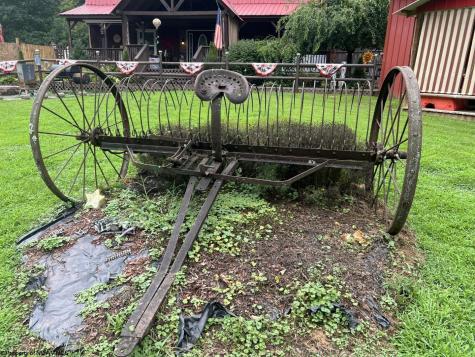 35 Mcintyre Road Center Point WV 26339