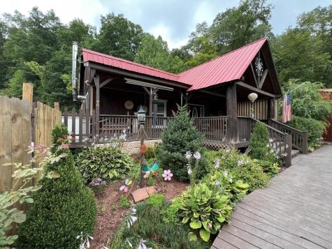 35 Mcintyre Road Center Point WV 26339