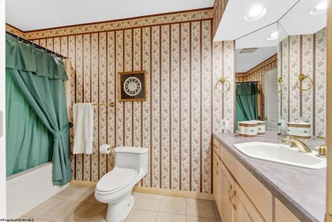 2016 White Oak Drive Morgantown WV 26505