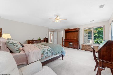 2016 White Oak Drive Morgantown WV 26505