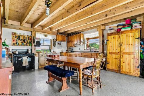 9421 Morgantown Pike Philippi WV 26416