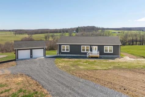 238 E Meadowlark Drive Bruceton Mills WV 26525