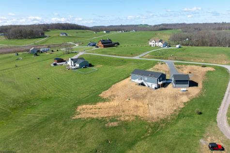 238 E Meadowlark Drive Bruceton Mills WV 26525