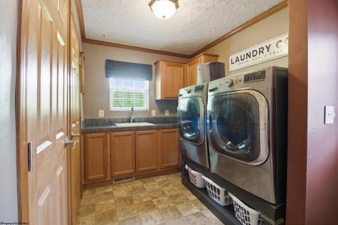 850 Oak Street Anmoore WV 26323